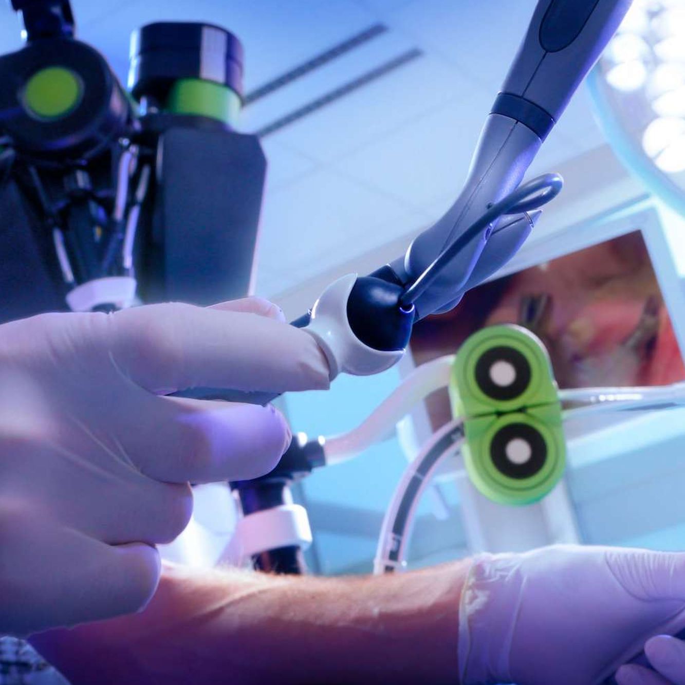 Banner-Demcon Cover met beeldscherm1