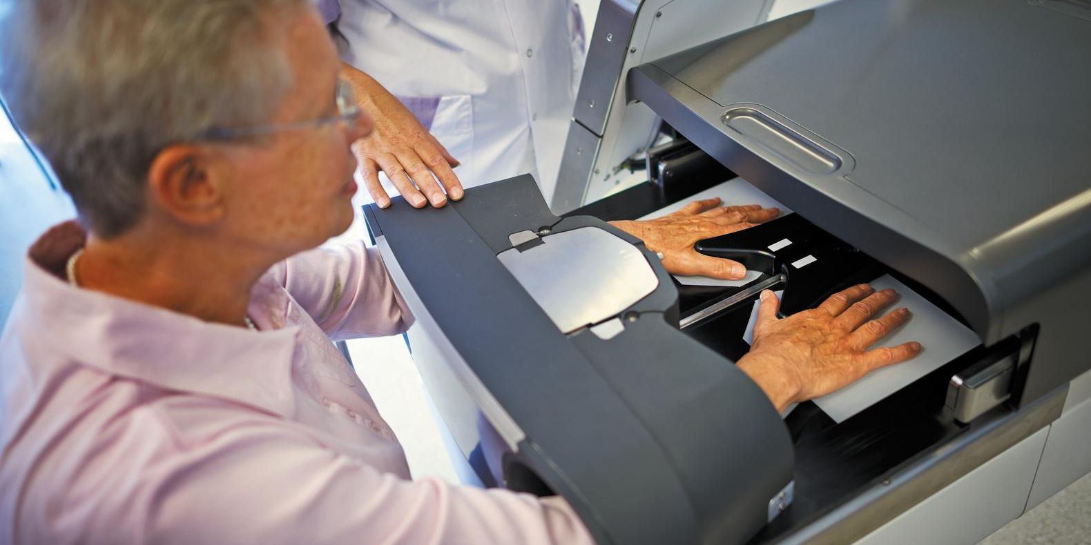 Handscan_foto oma_1